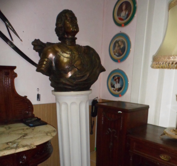 Бюст Петра Первого 